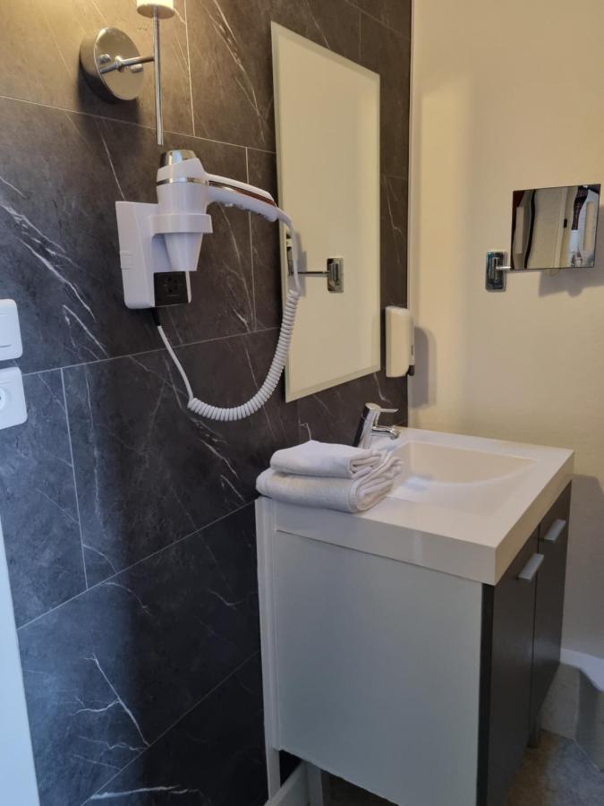 Hotel Du Cheval Blanc Cerizay Zewnętrze zdjęcie