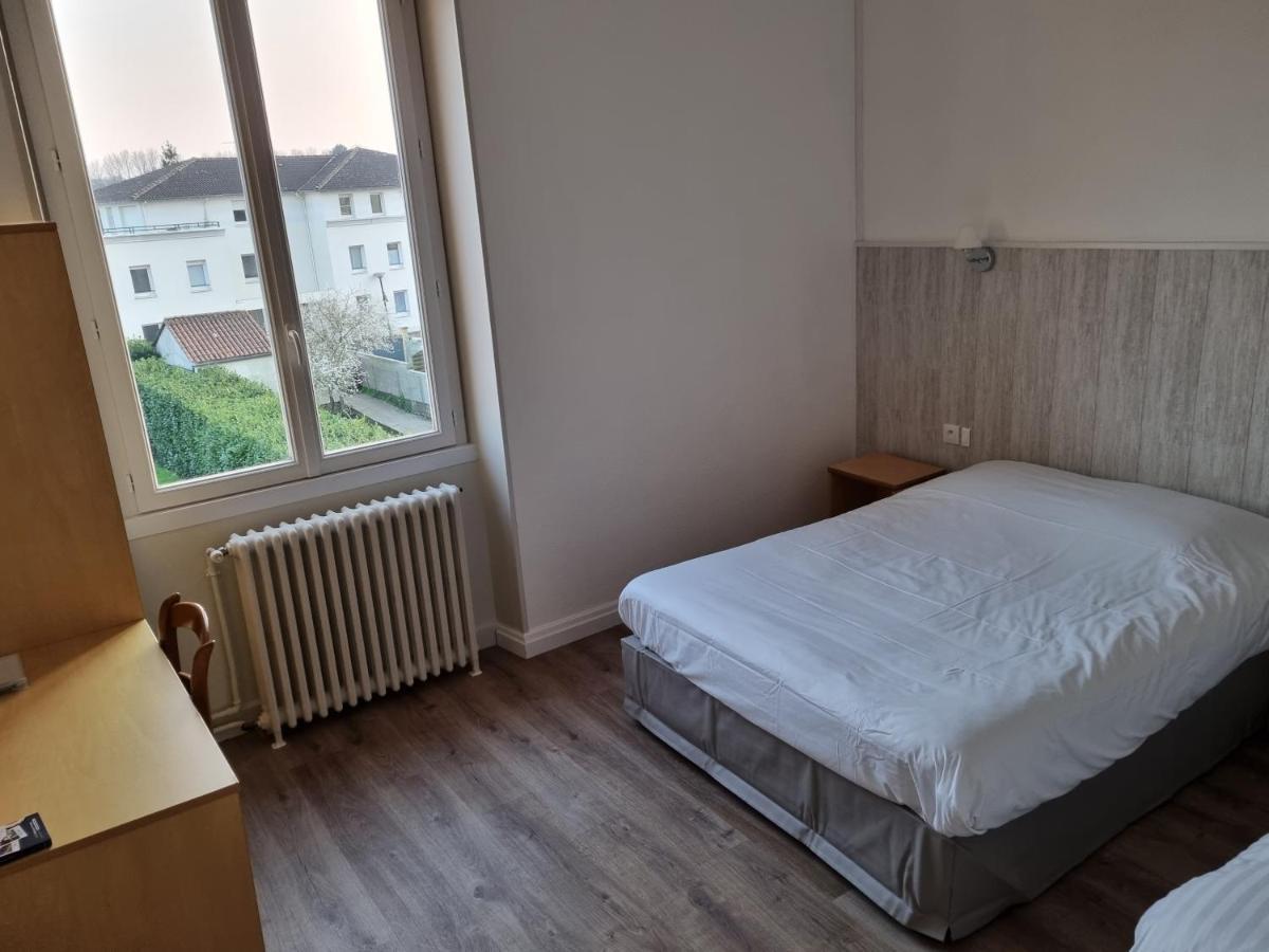 Hotel Du Cheval Blanc Cerizay Zewnętrze zdjęcie