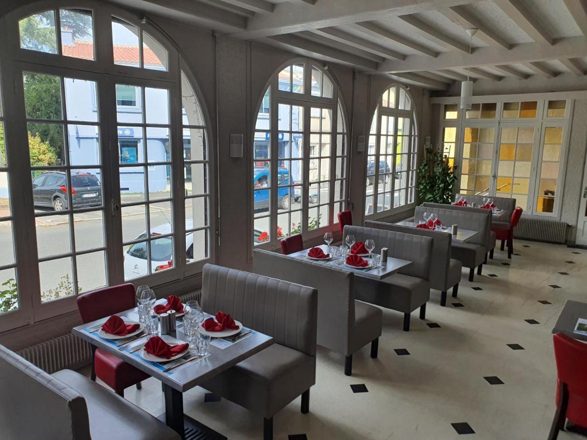 Hotel Du Cheval Blanc Cerizay Zewnętrze zdjęcie