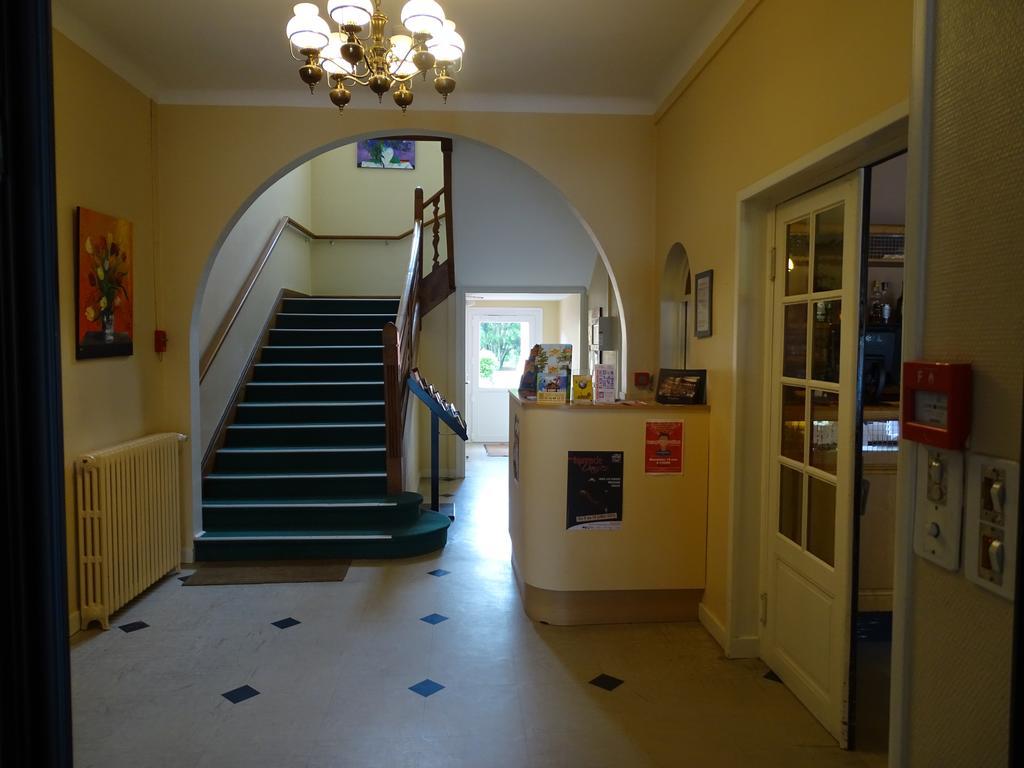 Hotel Du Cheval Blanc Cerizay Zewnętrze zdjęcie